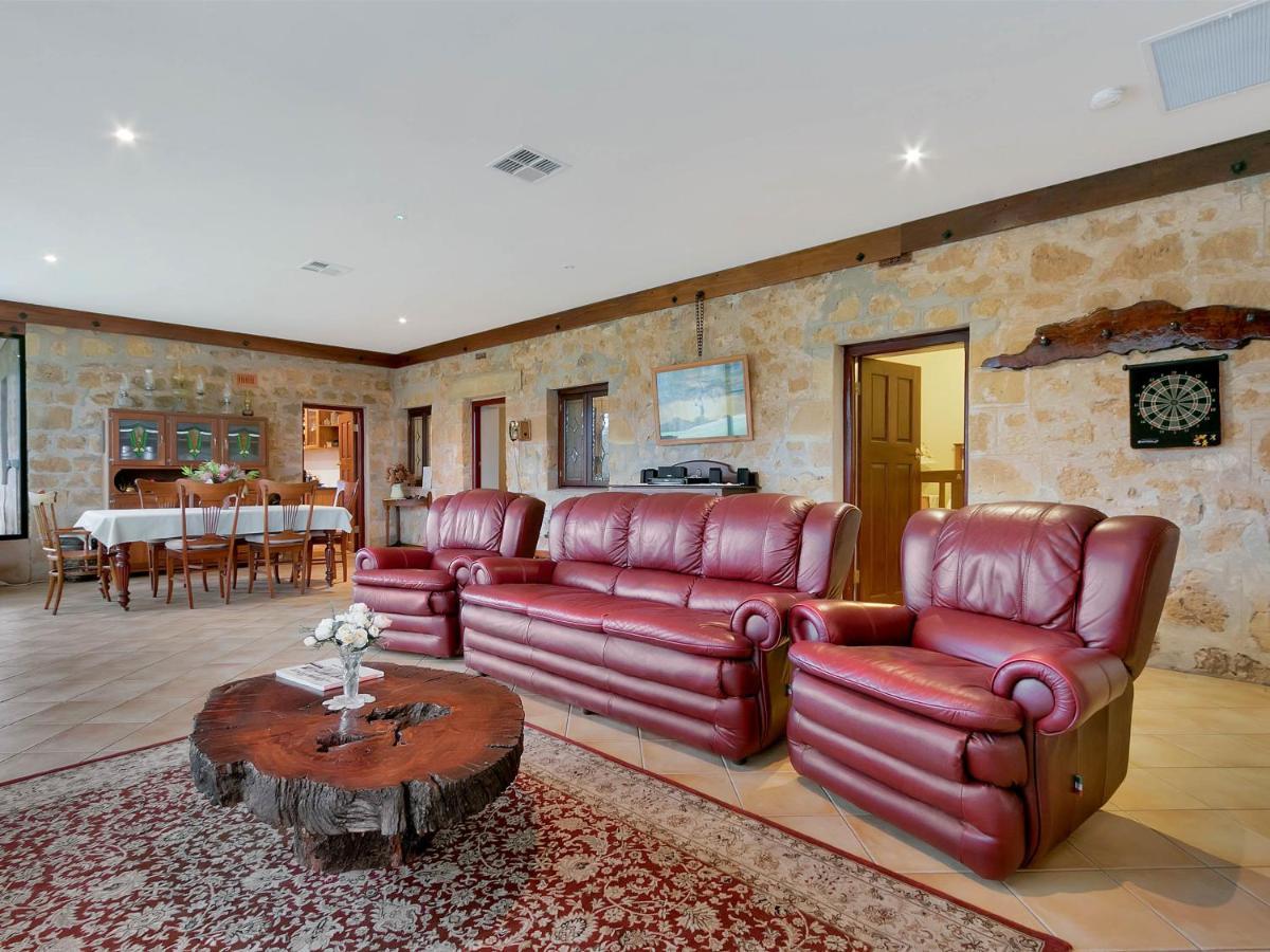 Lake Bywater Cottage Walker Flat Extérieur photo
